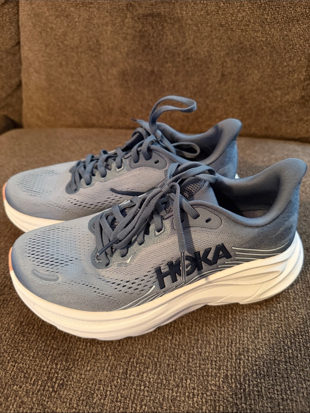 HOKA Clifton 11 - Picture 2 of 4